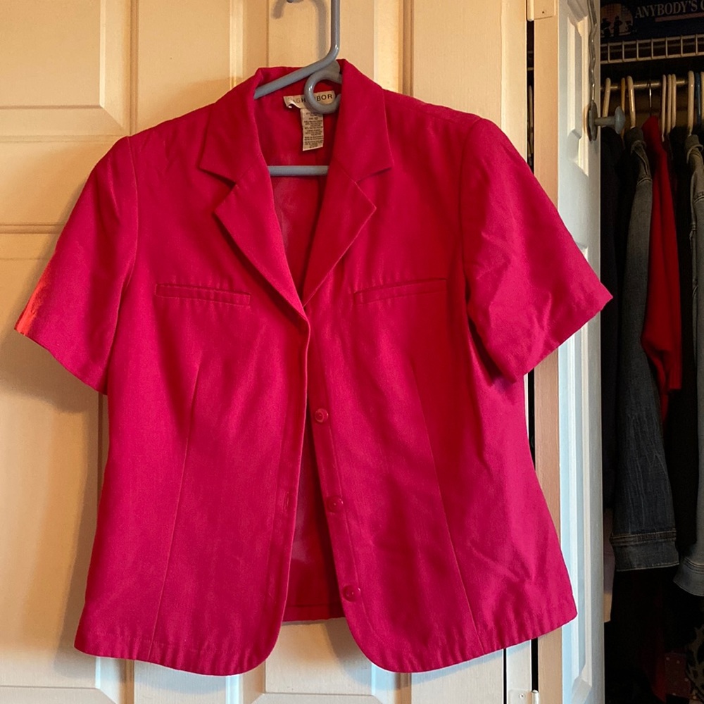Short-sleeved jacket